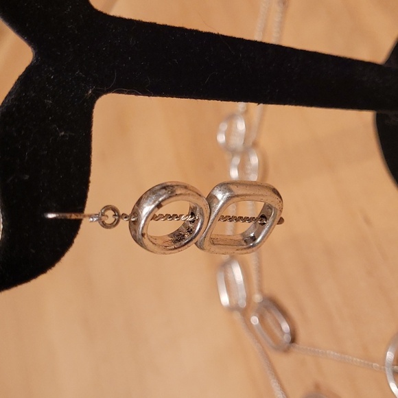 Silver Geometric Necklace and Earrings Set - Picture 2 of 4